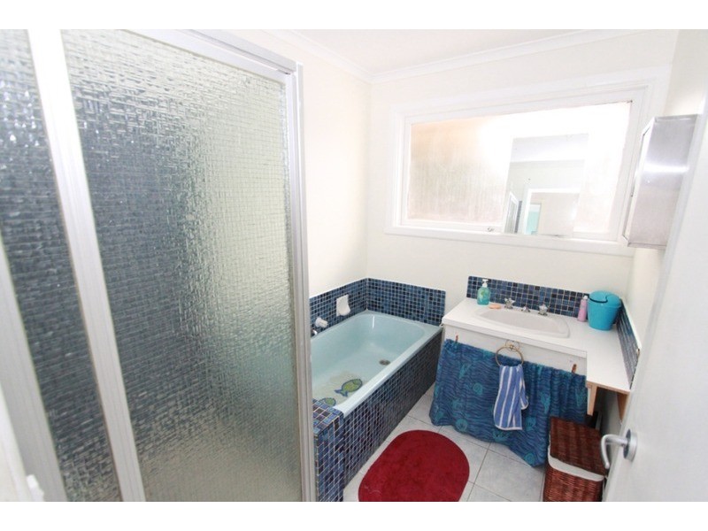 13 Fraser  Street, Melton South VIC 3338