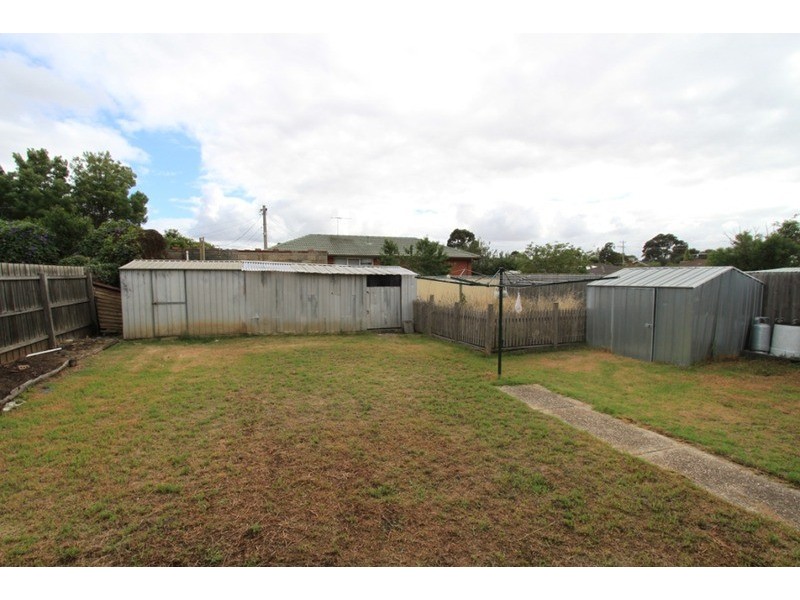 13 Fraser  Street, Melton South VIC 3338