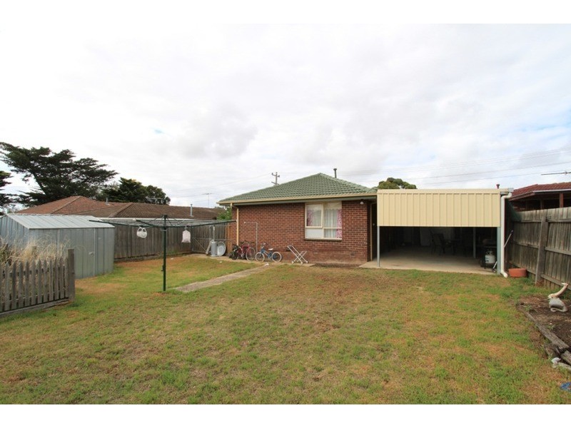 13 Fraser  Street, Melton South VIC 3338