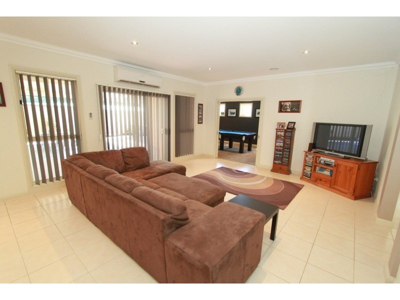 81 Featherhead Way, Melton West VIC 3337