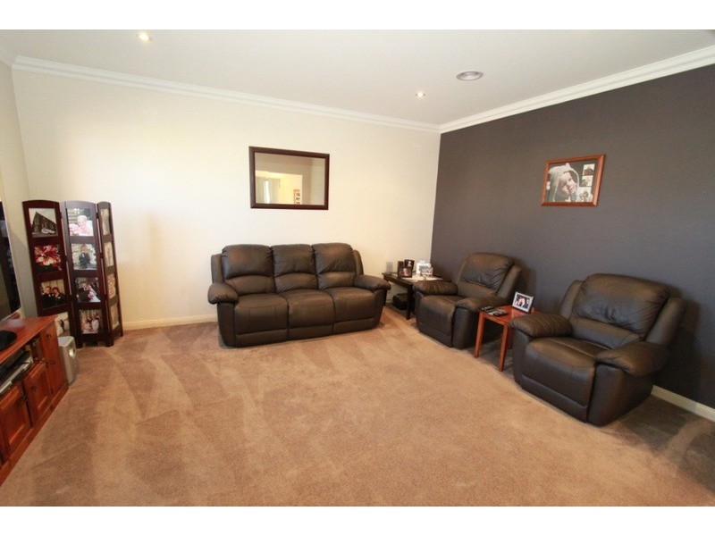 81 Featherhead Way, Melton West VIC 3337