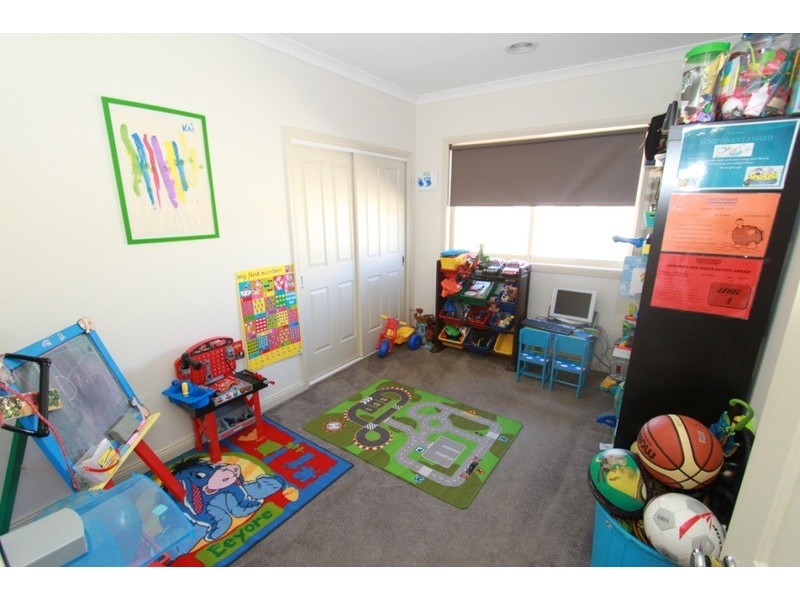 81 Featherhead Way, Melton West VIC 3337