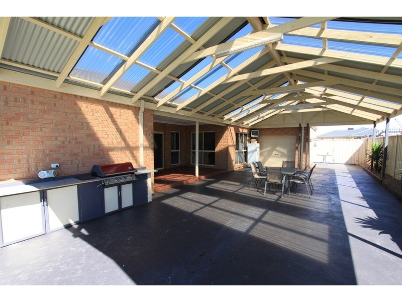 81 Featherhead Way, Melton West VIC 3337