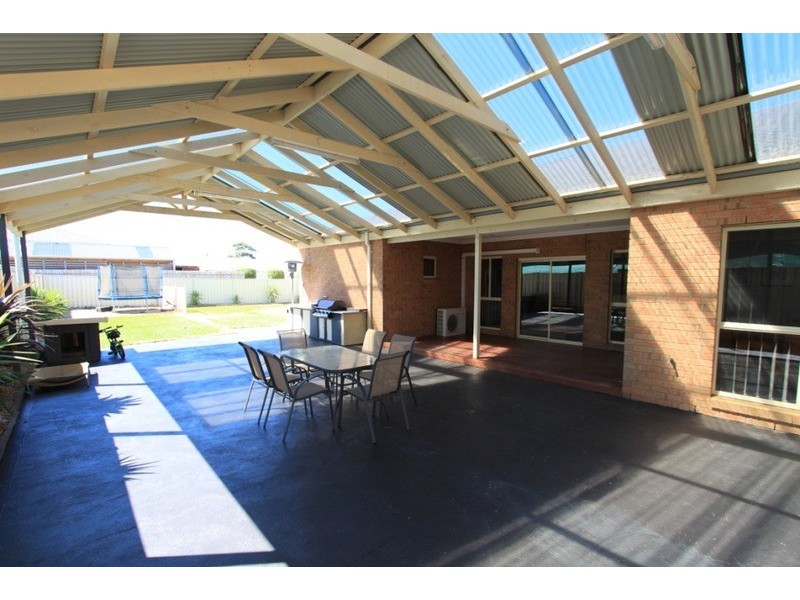 81 Featherhead Way, Melton West VIC 3337