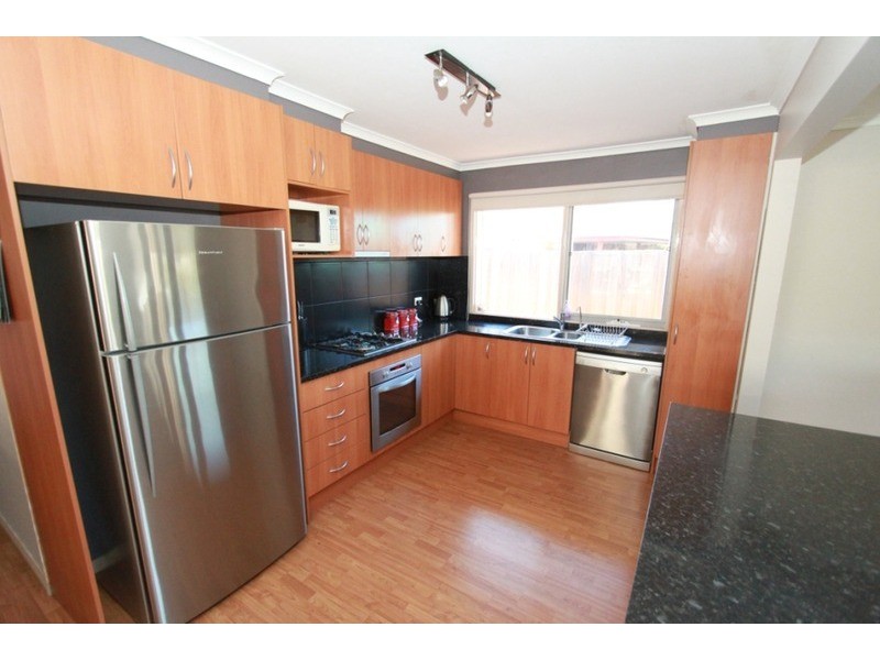 12 Garfield Close, Melton South VIC 3338