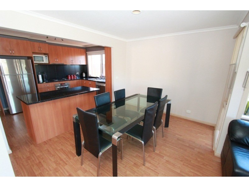 12 Garfield Close, Melton South VIC 3338