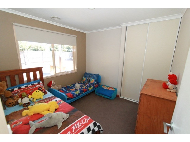 12 Garfield Close, Melton South VIC 3338