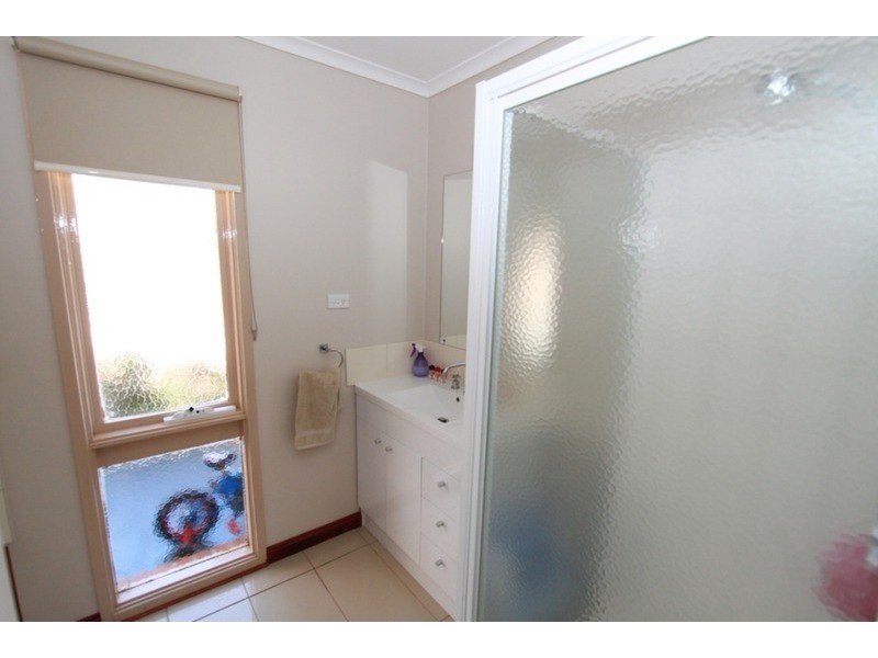 12 Garfield Close, Melton South VIC 3338