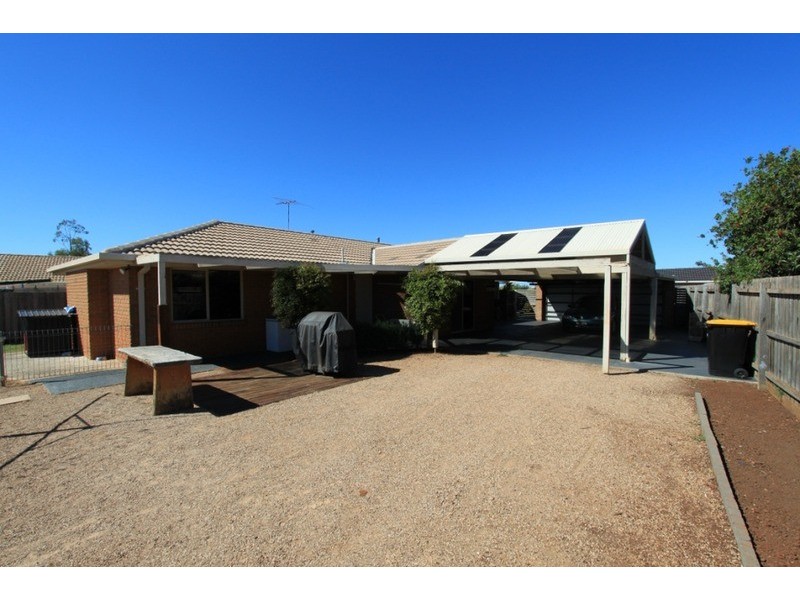 12 Garfield Close, Melton South VIC 3338 the real estate agency