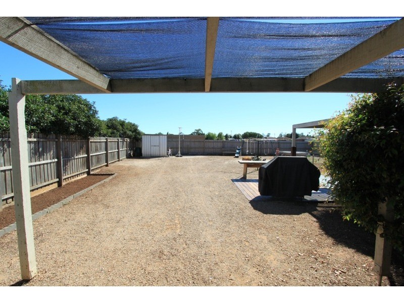 12 Garfield Close, Melton South VIC 3338