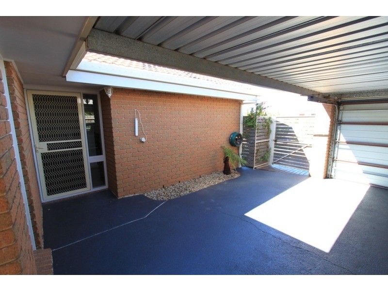 12 Garfield Close, Melton South VIC 3338