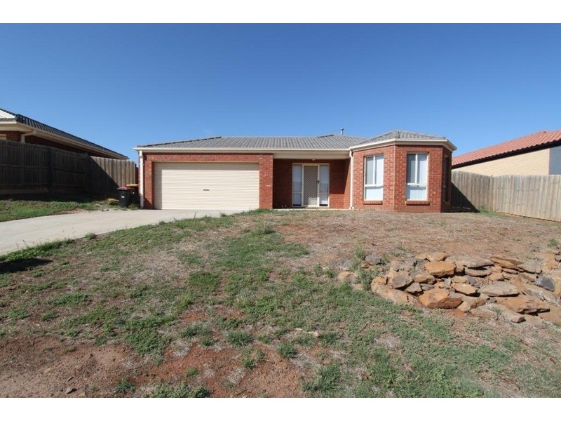 21 Woodland  Rise, Melton West VIC 3337