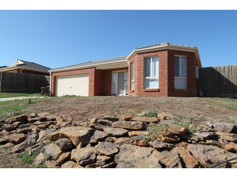 21 Woodland  Rise, Melton West VIC 3337