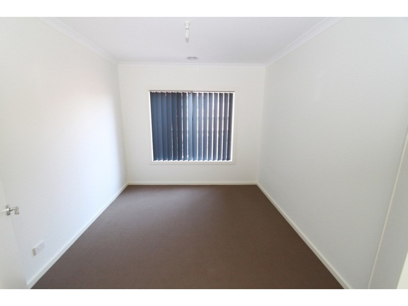 38 Cooloongup Crescent, Melton West VIC 3337