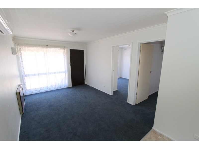 4/7 Raymond Street, Melton South VIC 3338