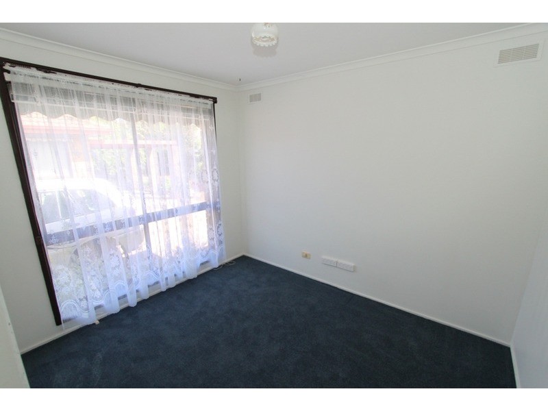 4/7 Raymond Street, Melton South VIC 3338