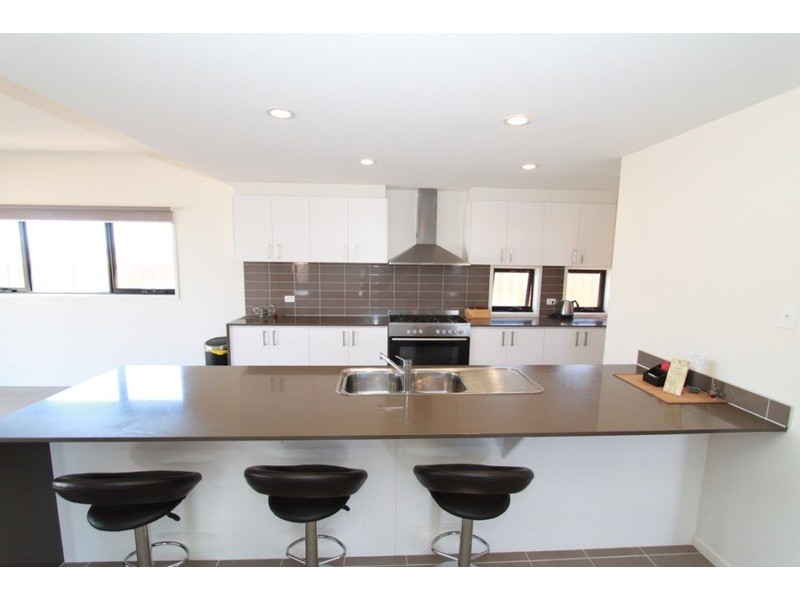 2 Gautam  Grove, Melton West VIC 3337