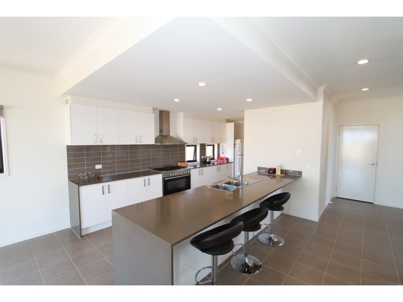 2 Gautam  Grove, Melton West VIC 3337