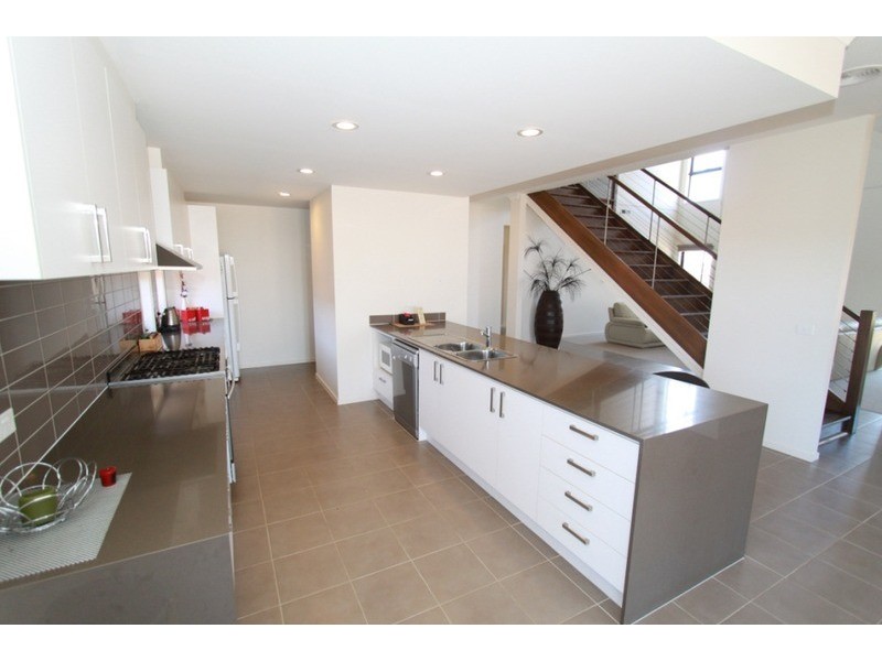 2 Gautam  Grove, Melton West VIC 3337