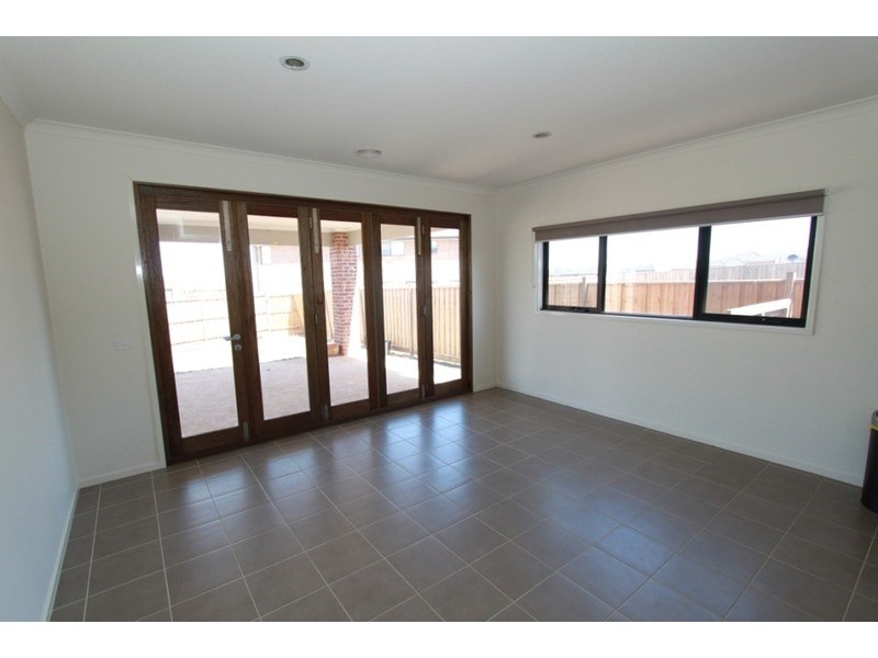 2 Gautam  Grove, Melton West VIC 3337