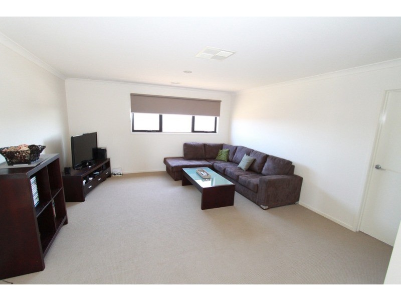 2 Gautam  Grove, Melton West VIC 3337