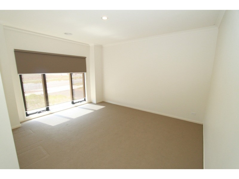 2 Gautam  Grove, Melton West VIC 3337