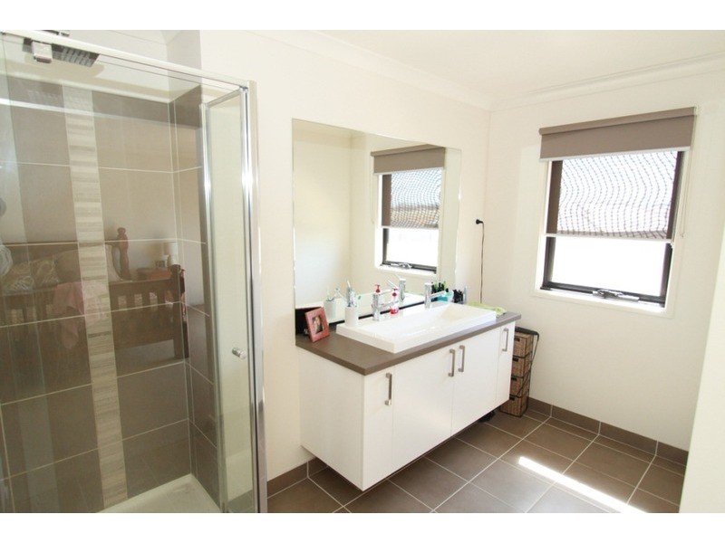 2 Gautam  Grove, Melton West VIC 3337