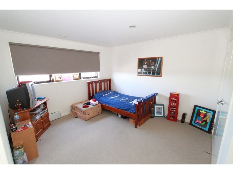 2 Gautam  Grove, Melton West VIC 3337