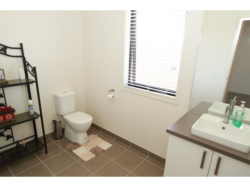 2 Gautam  Grove, Melton West VIC 3337