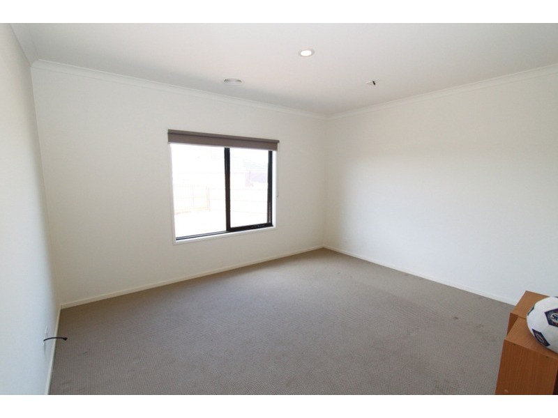 2 Gautam  Grove, Melton West VIC 3337