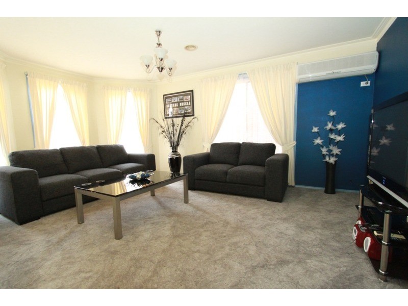 5 Benjamin  Court, Kurunjang VIC 3337