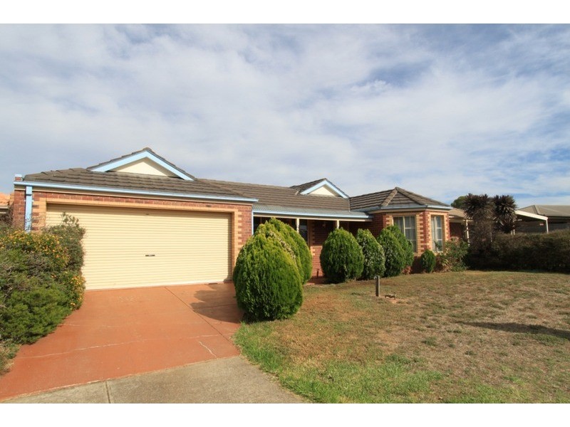 5 Benjamin  Court, Kurunjang VIC 3337