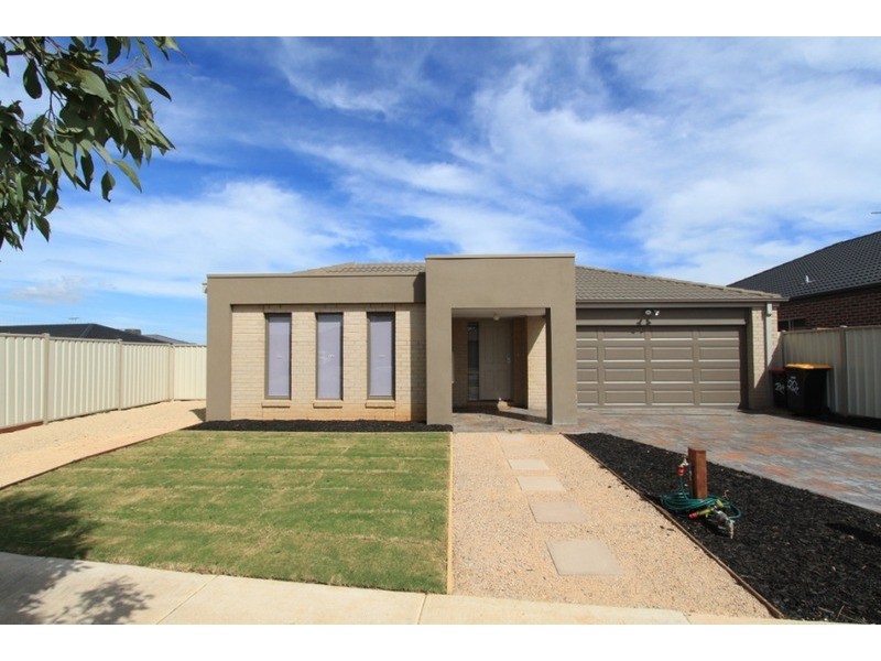 20 Riverina Boulevard, Brookfield VIC 3338