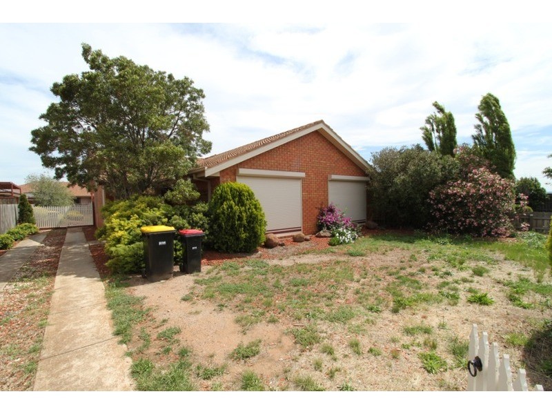 7 Walton Street, Melton South VIC 3338