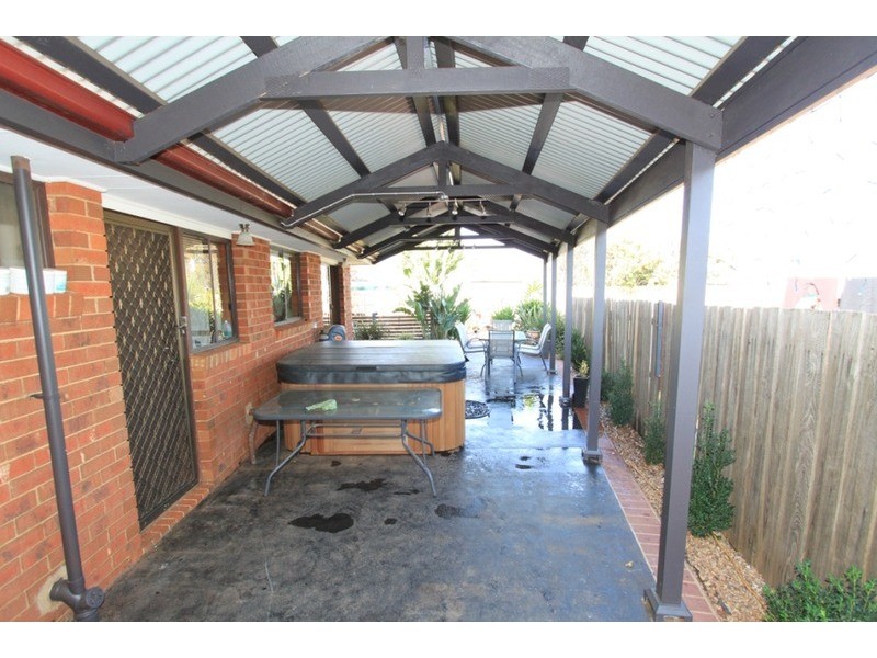 9 Oxley Court, Melton South VIC 3338