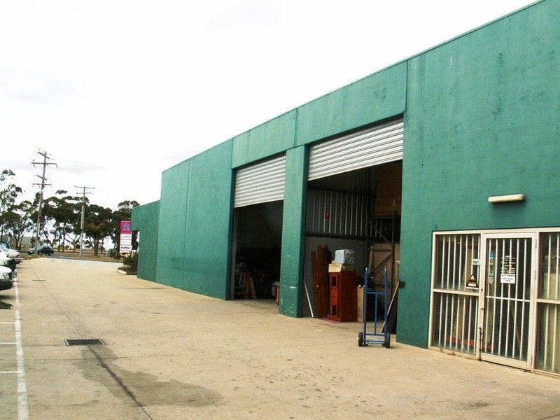 3/4 Norton Drive, Melton VIC 3337