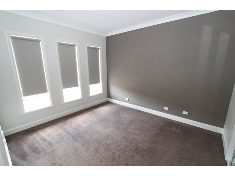 18 Hawthorn Avenue, Melton West VIC 3337