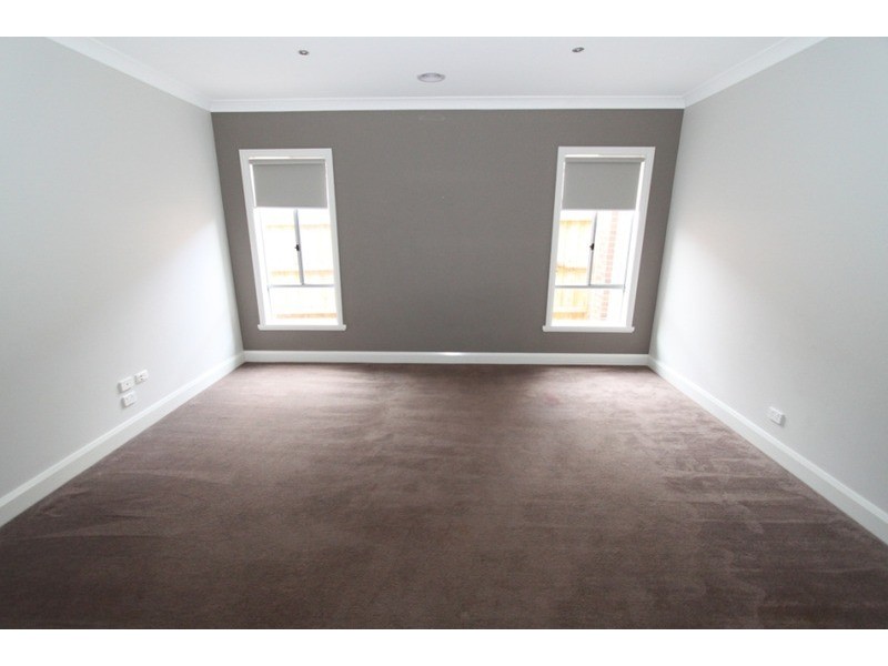 18 Hawthorn Avenue, Melton West VIC 3337