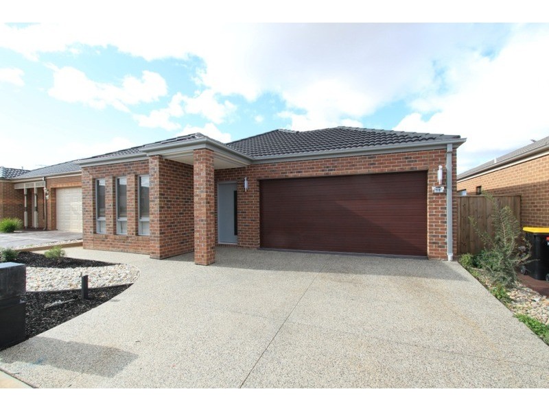 18 Hawthorn Avenue, Melton West VIC 3337