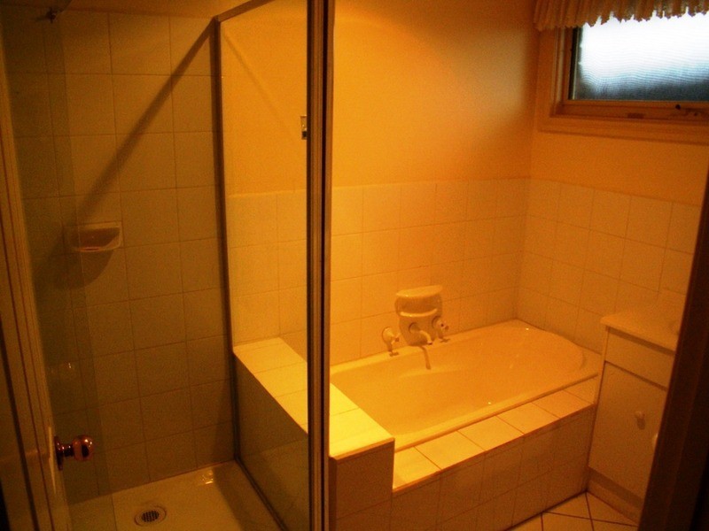 72 Station Road, Melton South VIC 3338