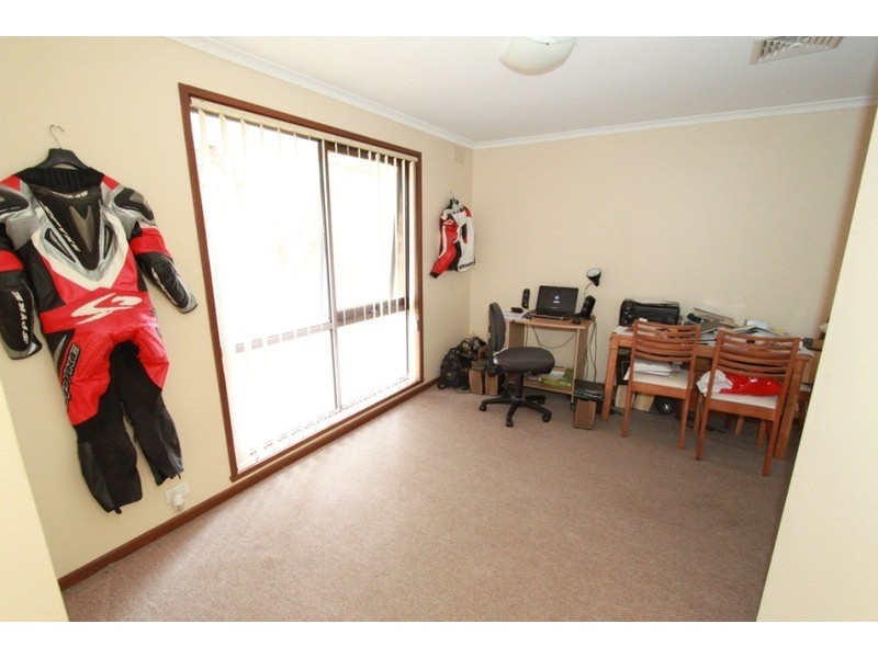 4/22 Creek Street, Melton South VIC 3338