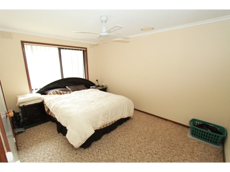 4/22 Creek Street, Melton South VIC 3338