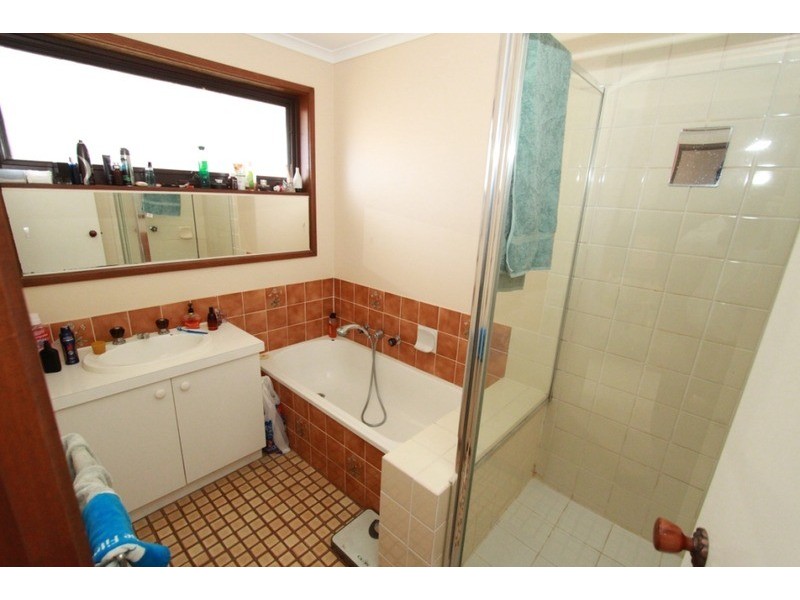 4/22 Creek Street, Melton South VIC 3338