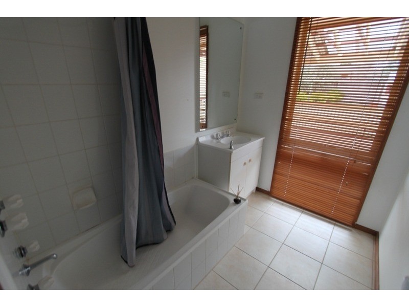 38 Walsingham Crescent, Kurunjang VIC 3337
