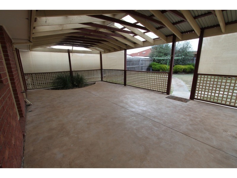 38 Walsingham Crescent, Kurunjang VIC 3337