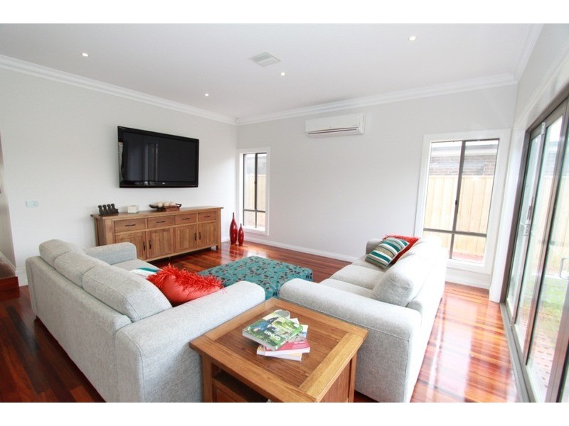 19 Benalla  Avenue, Eynesbury VIC 3338