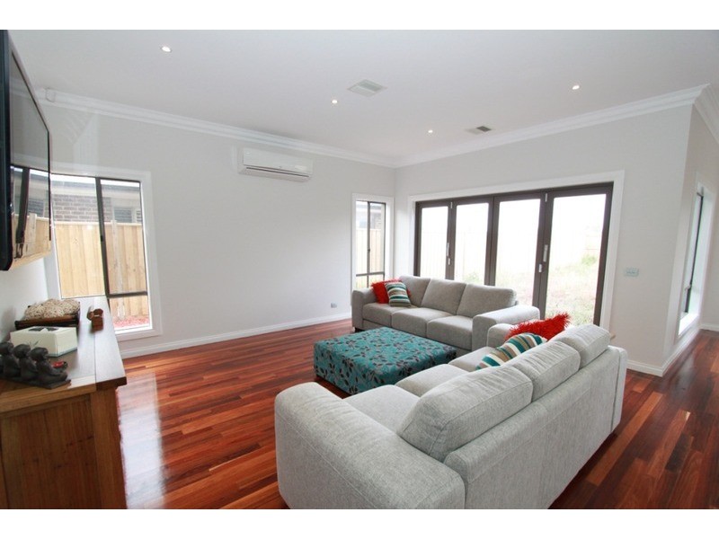 19 Benalla  Avenue, Eynesbury VIC 3338