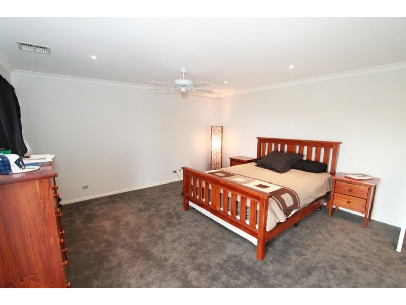 19 Benalla  Avenue, Eynesbury VIC 3338