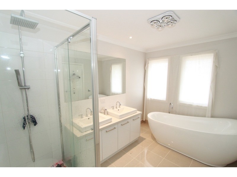 19 Benalla  Avenue, Eynesbury VIC 3338