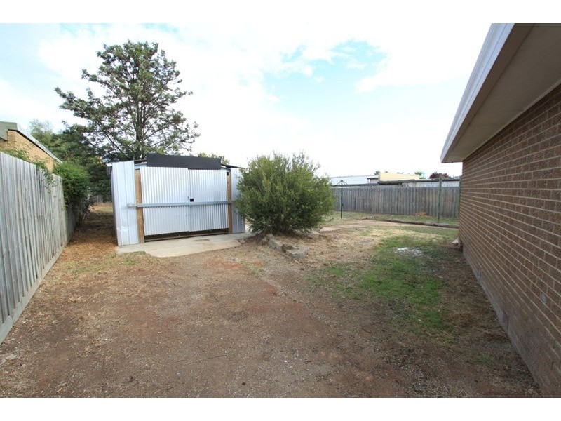 21 Sandra Street, Melton VIC 3337